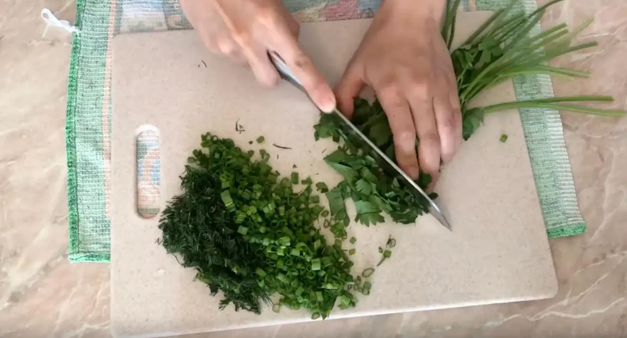 Измельчите зелень