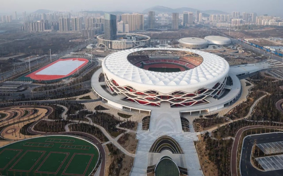 Zaozhuang Sports and Cultural Park Stadium (Цзаочжуан, Китай). Вместимость 30 000 зрителей, сроки строительства &ndash;2014&ndash;2018гг., стоимость строительства &mdash; $100 млн.