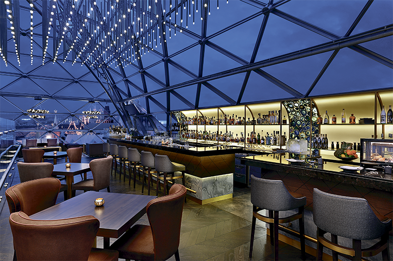 Ресторан O2 Lounge в отеле&nbsp;The Ritz-Carlton