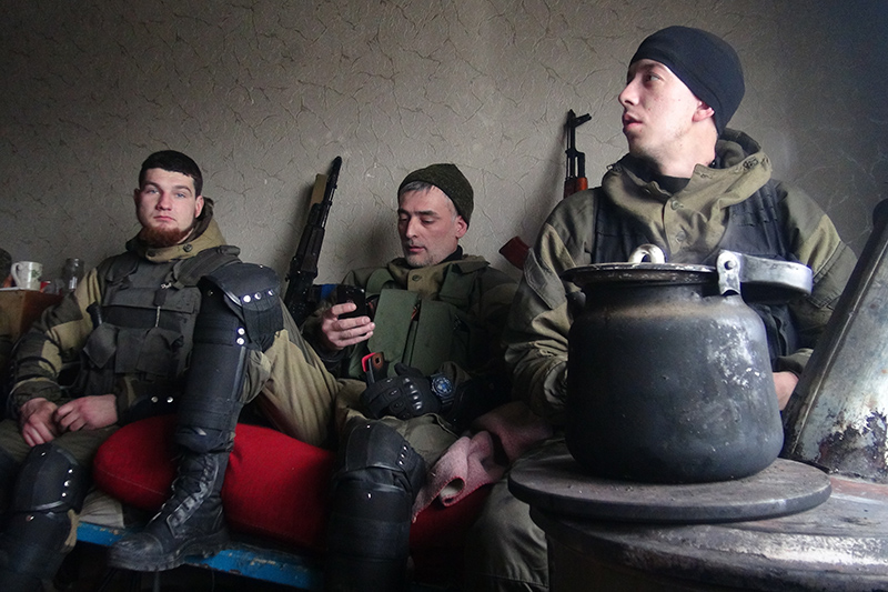 Ополченцы самопровозглашенной Донецкой народной республики в здании международного аэропорта.