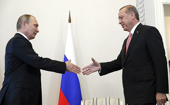 Президент России Владимир Путин и&nbsp;президент Турции Реджеп Тайип Эрдоган (слева направо) во&nbsp;время встречи
