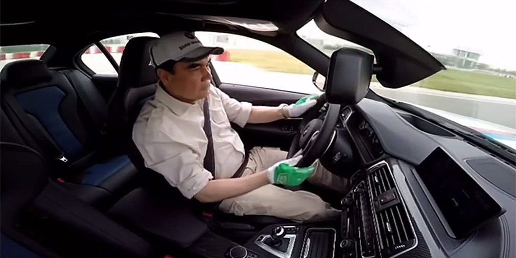 Президент Туркменистана​ устроил дрифт на BMW M3