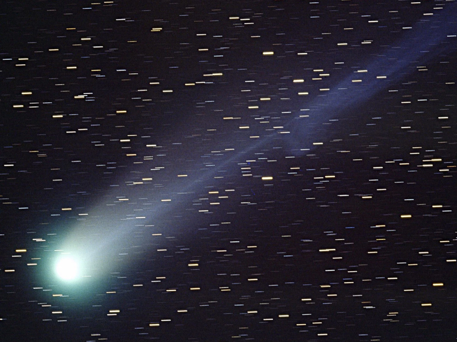 <p>Комета&nbsp;Хякутакэ, которая в момент своего появления в 1996 году стала самой яркой за последние 20 лет</p>