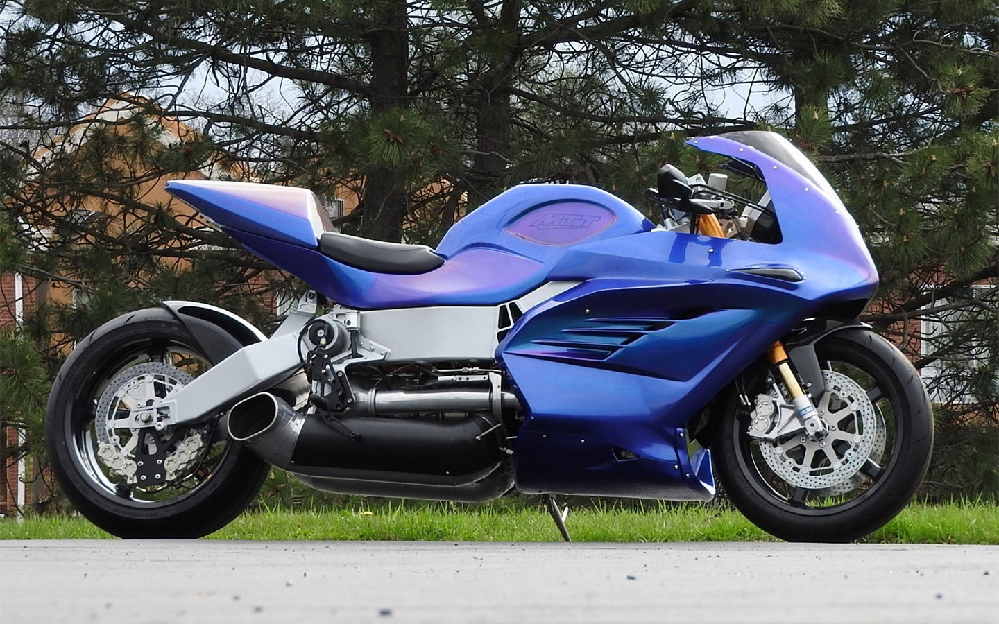 MTT Turbine Superbike Y2K