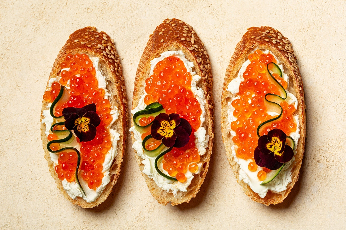 Как выбрать красную икру к новогоднему столу