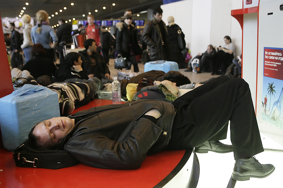 В 2009 году впервые в гражданской авиации России в Домодедово&nbsp;совершил посадку суперлайнер Airbus 380. Это самый большой в мире самолет, в зависимости от модификации он может перевозить от 525 до 853 пассажиров. На тот момент на планете было лишь 20 аэропортов, способных принять борт-гигант.