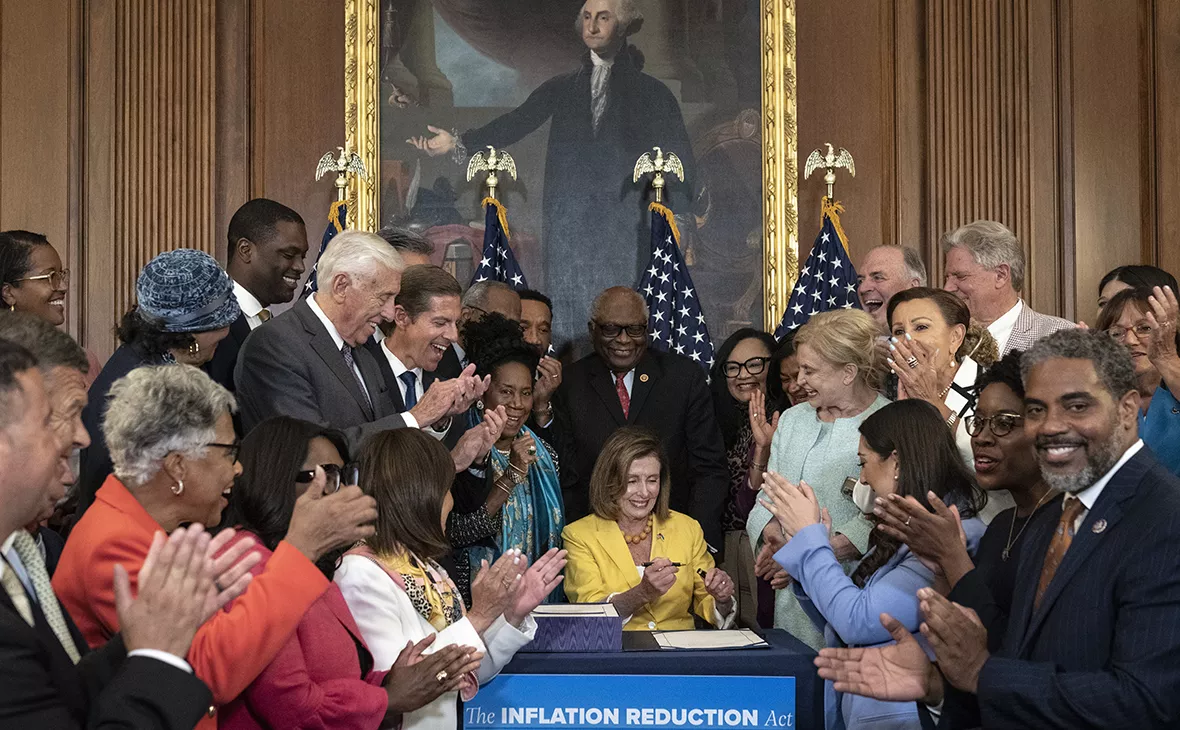 Drew Angerer / Getty Images