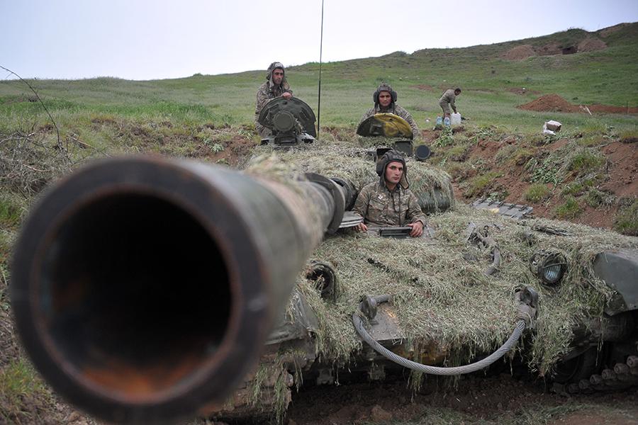 Военнослужащие армии обороны Нагорного Карабаха, 2016 год