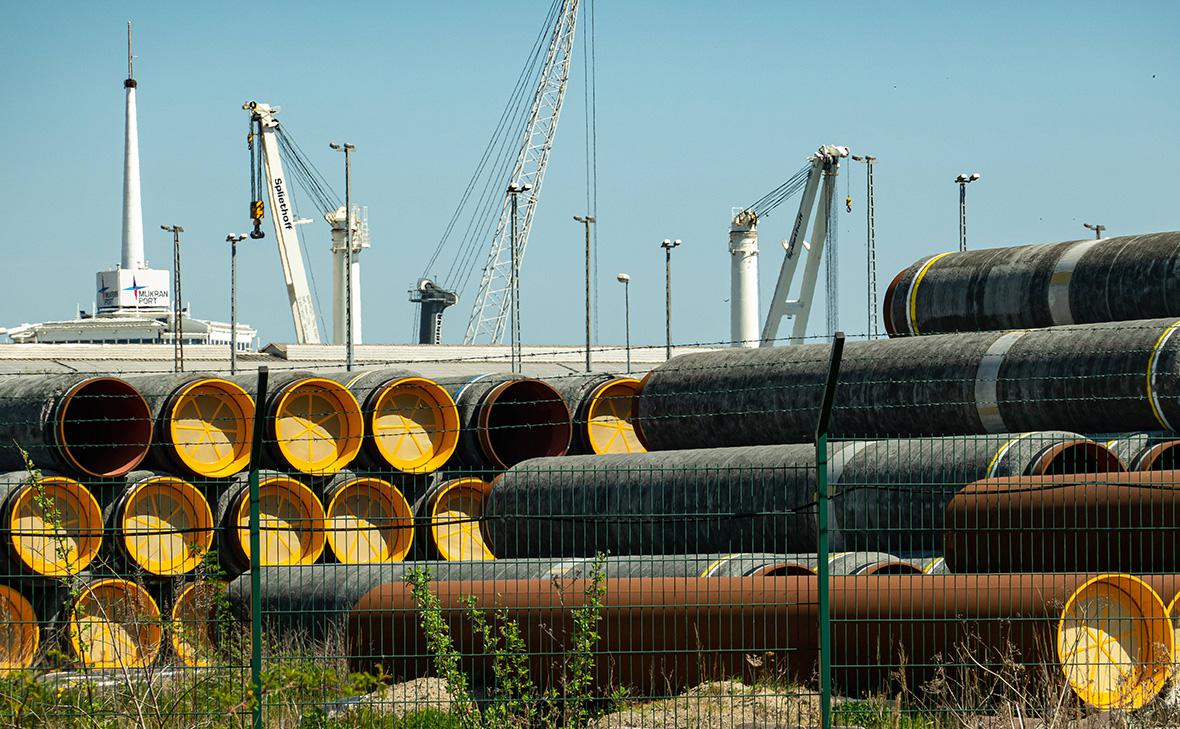 Неиспользованные&nbsp;трубы для газопровода &laquo;Северный поток-2&raquo; на территории порта Засниц-Мукран, Германия