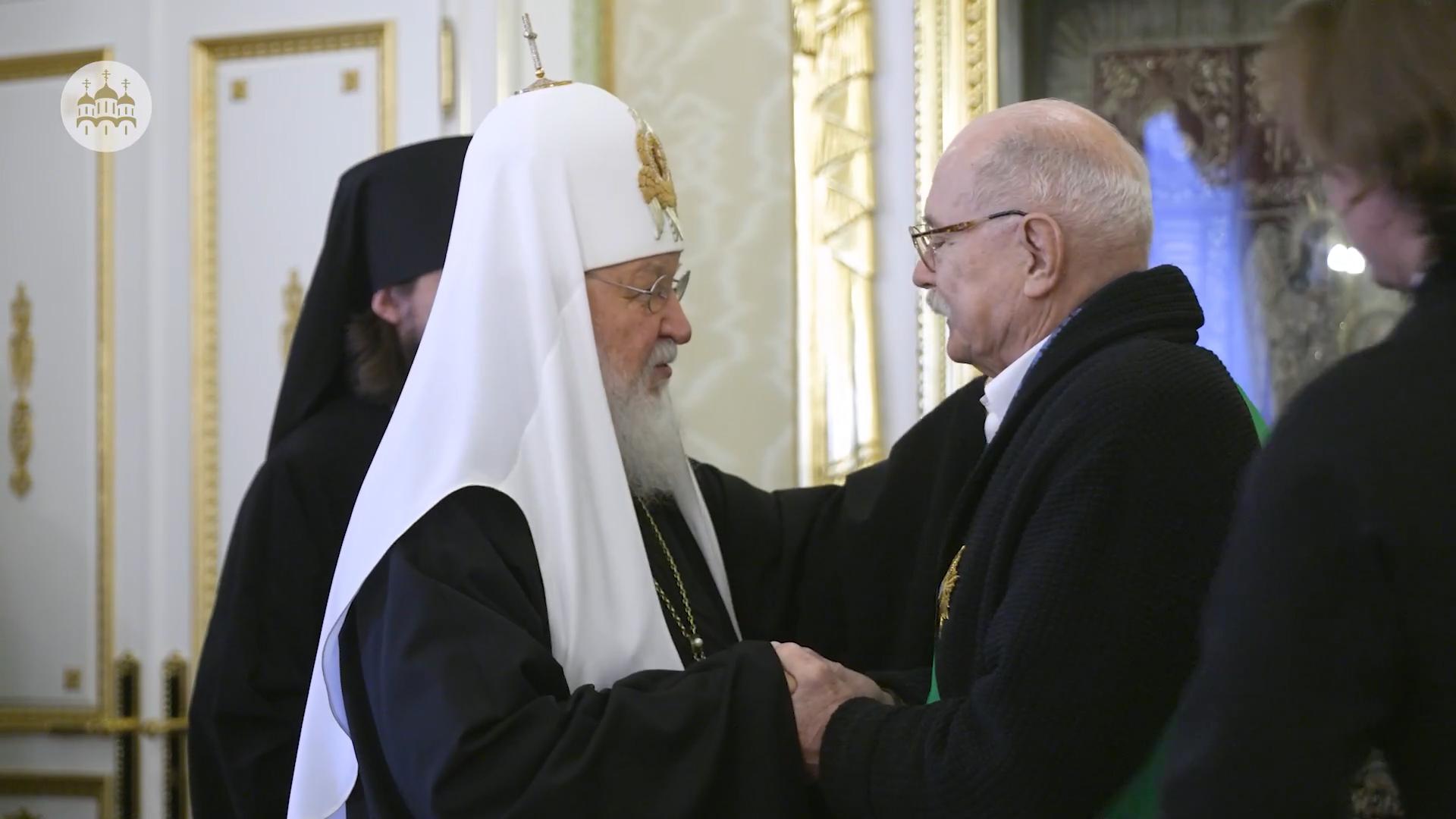 Патриарх Кирилл наградил Никиту Михалкова церковным орденом