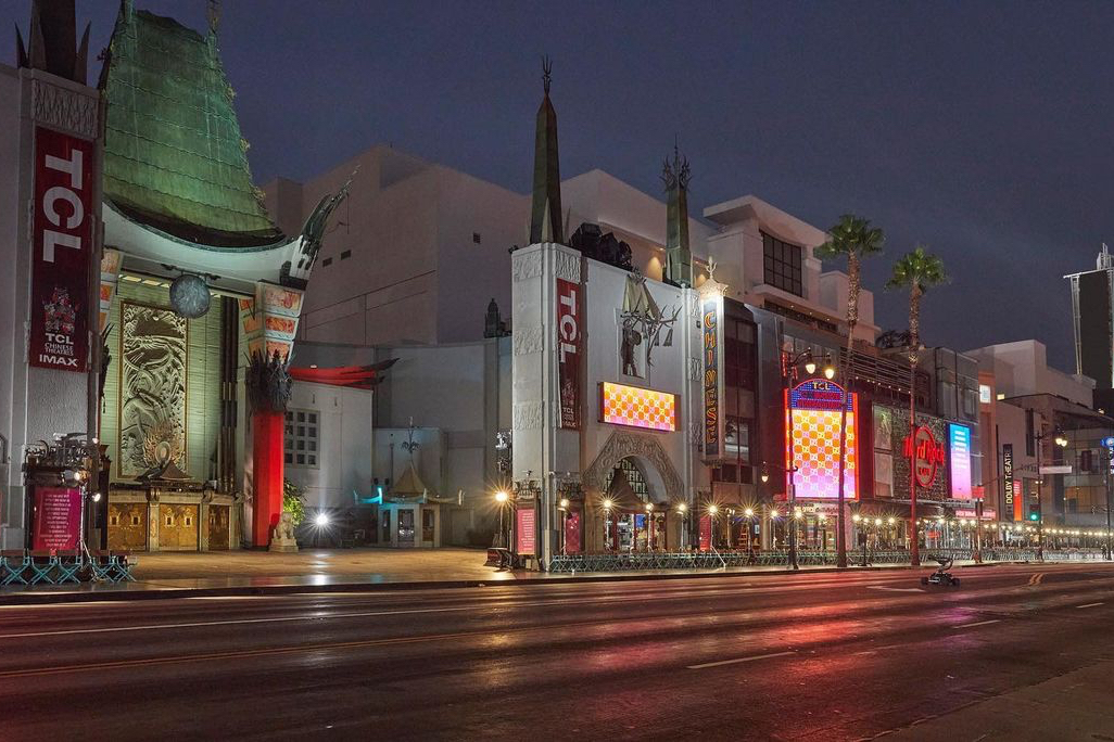 Голливудский бульвар, превращенный в подиум