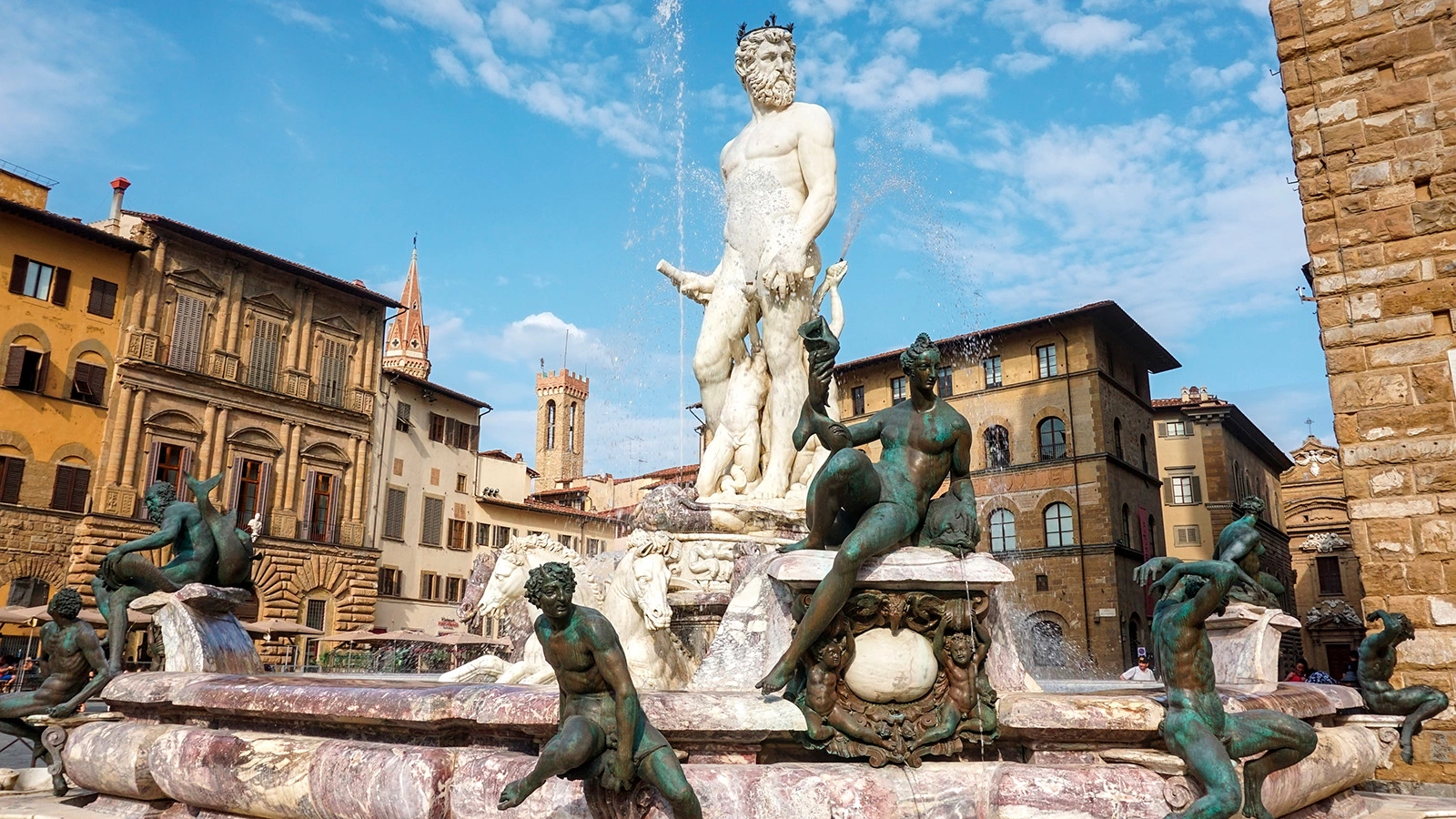 Фонтан Нептуна на Пьяцца-делла-Синьория во Флоренции