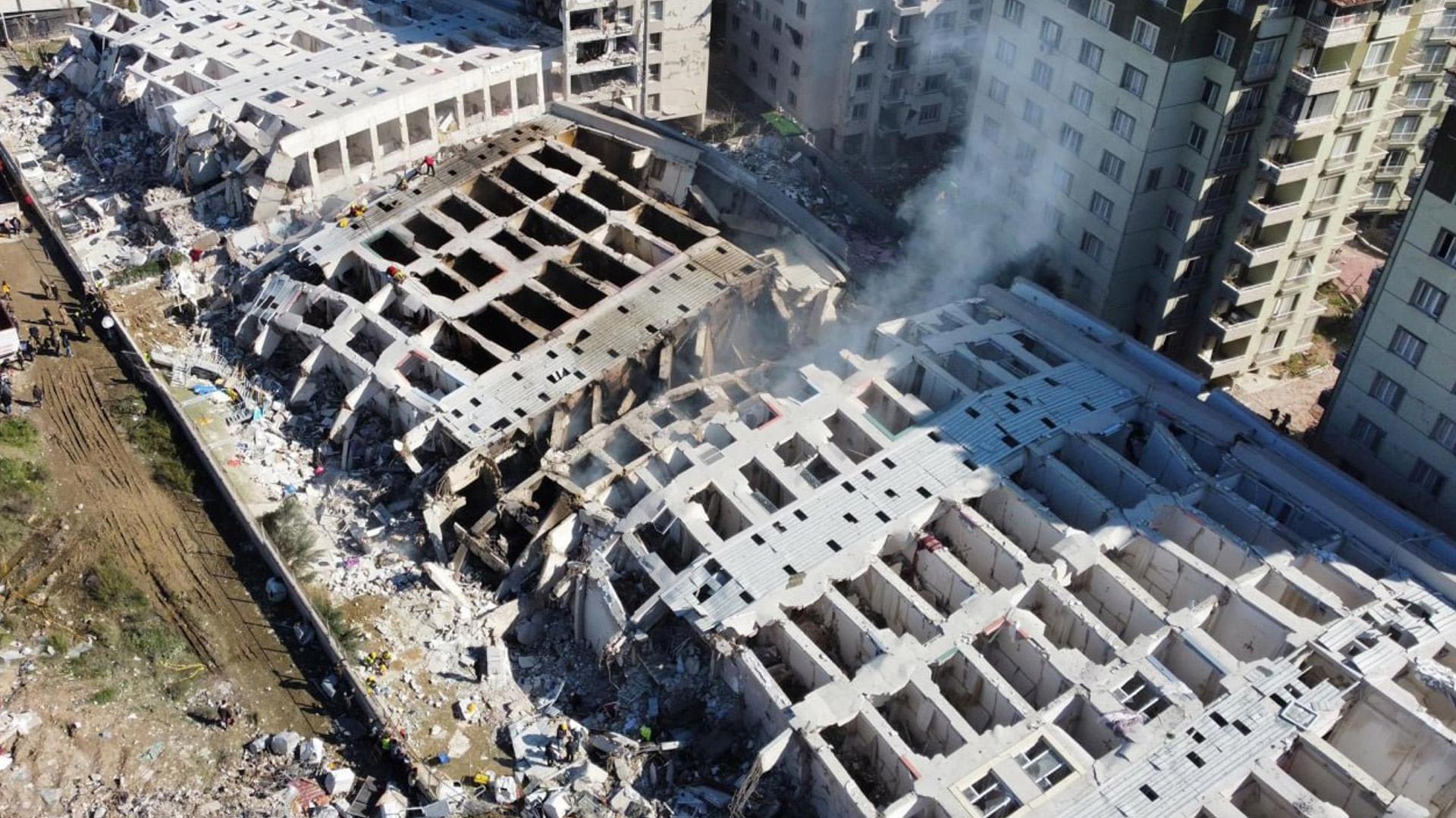 В Турции задержали архитектора разрушенного при землетрясении ЖК