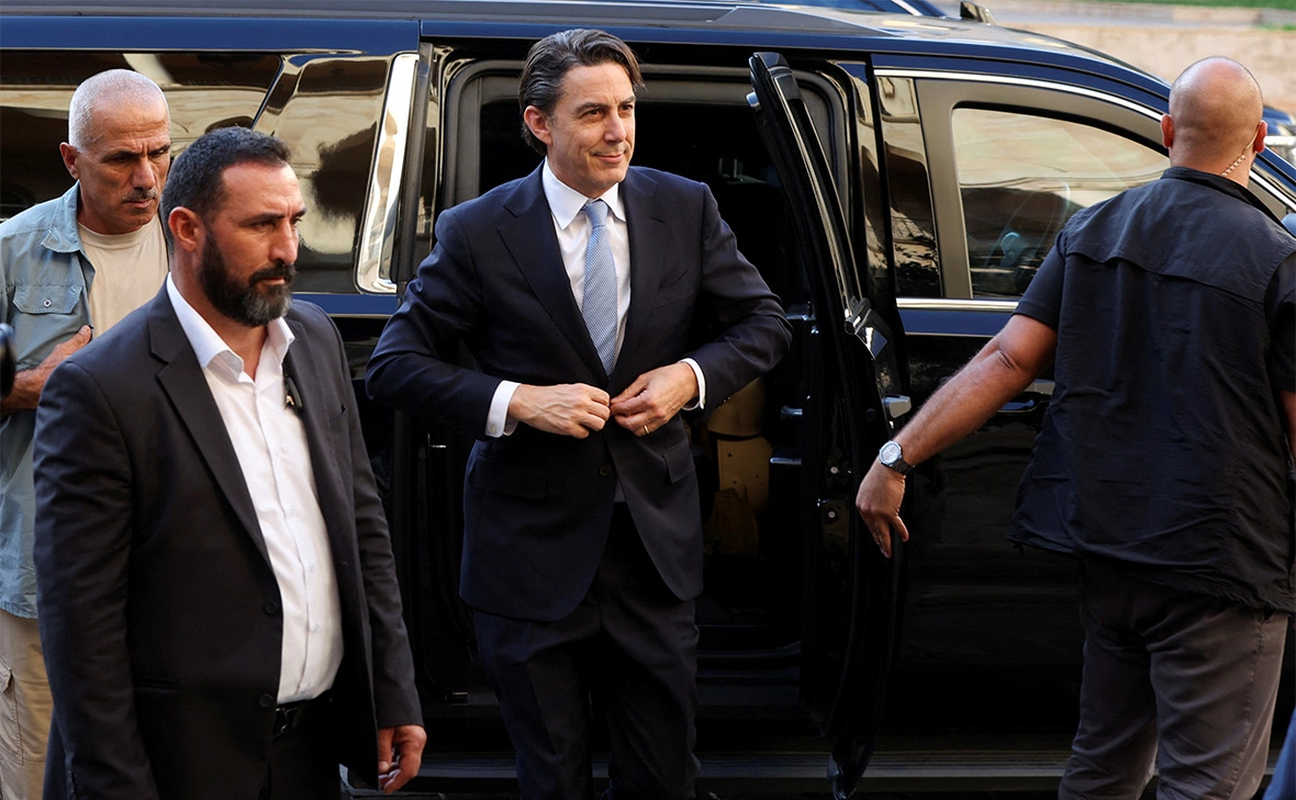 Mohamed Azakir / Reuters