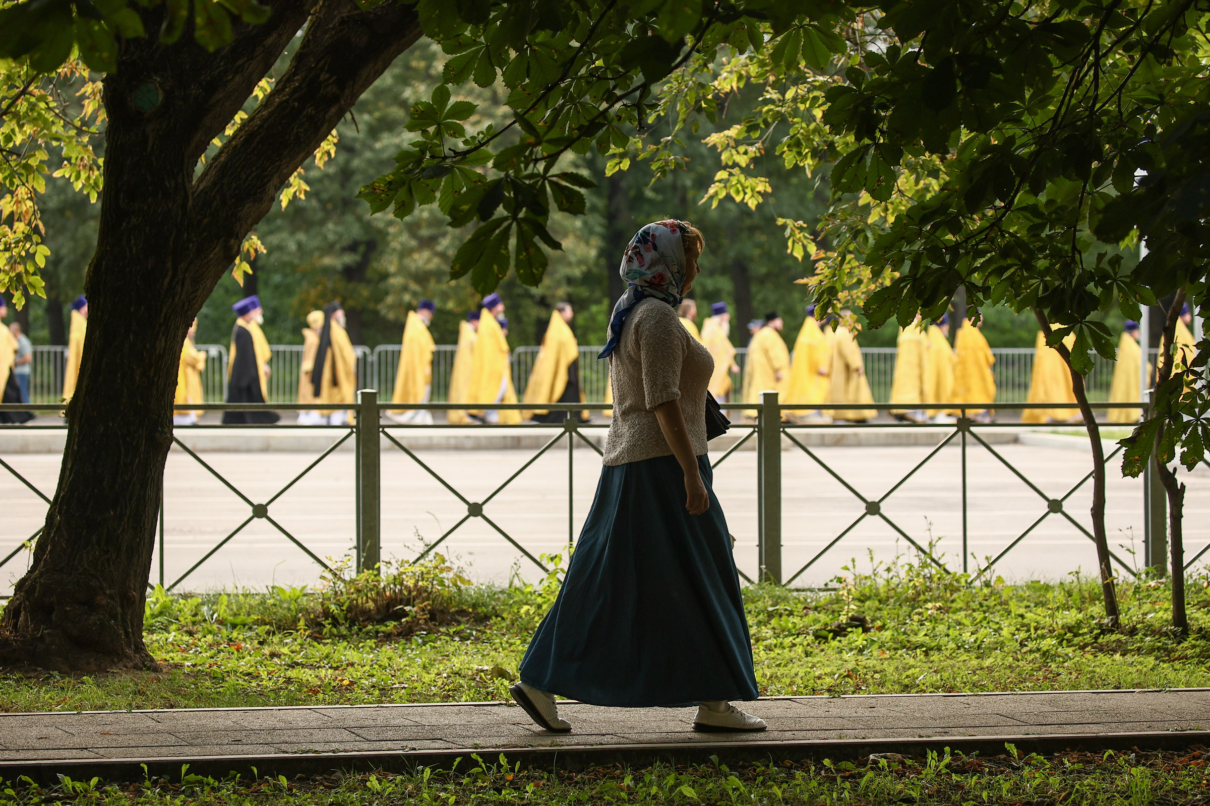 Общемосковский крестный ход духовенства и мирян состоялся в день празднования Собора Московских святых.