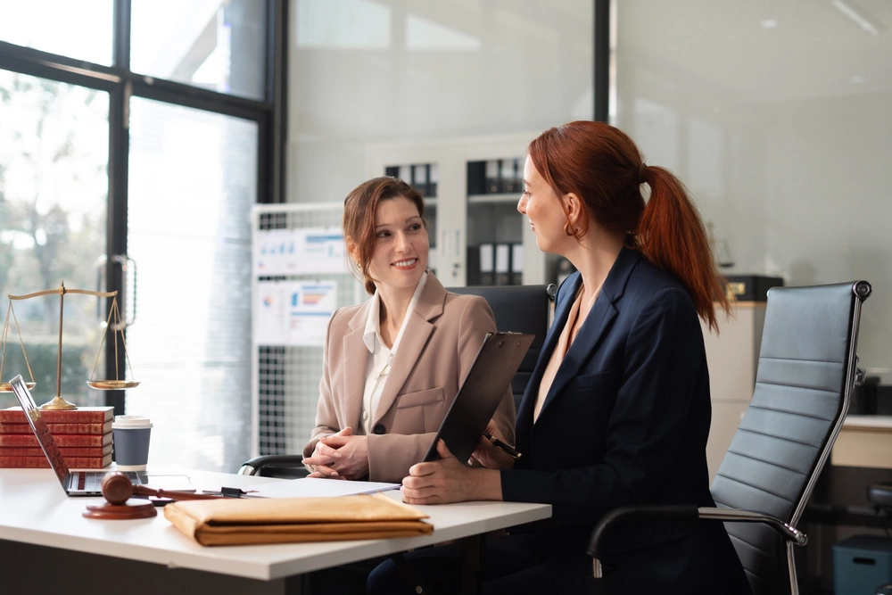 Этот документ защищает интересы государства (чтобы бюджетные деньги не ушли в никуда) и исполнителя (чтобы он точно получил оплату за честный труд)