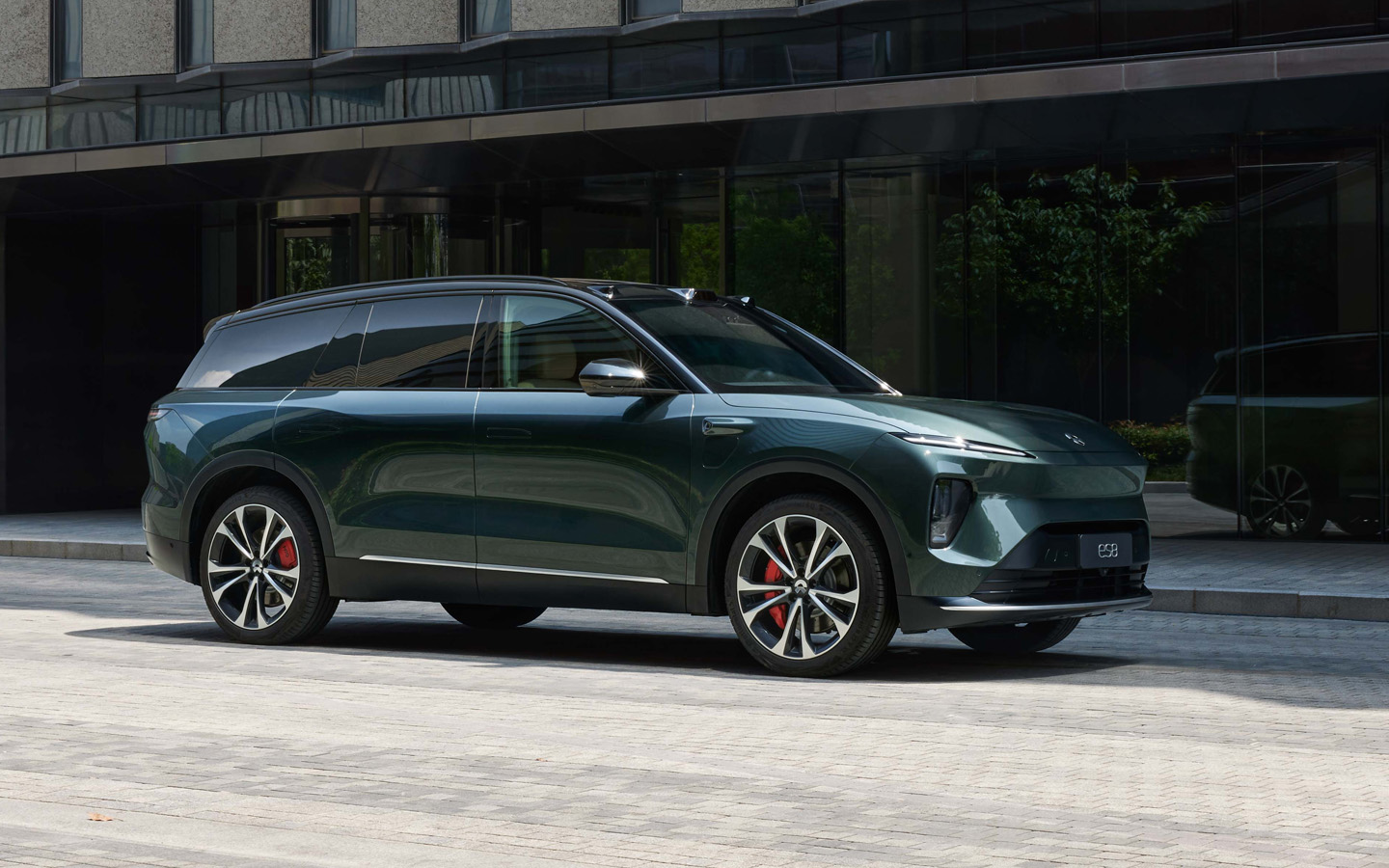 NIO ES8