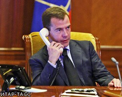Д.Медведев лично предложил помощь японскому премьеру