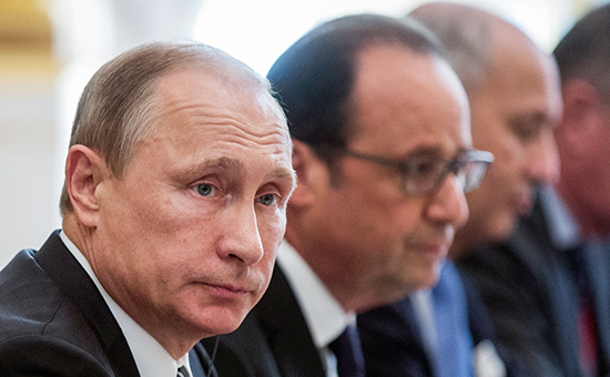 Президент России Владимир Путин (слева) и&nbsp;президент Франции Франсуа Олланд (в центре) на&nbsp;встрече с&nbsp;канцлером Германии Ангелой Меркель и&nbsp;украинским президентом Петром Порошенко, 2 октября 2015 года
