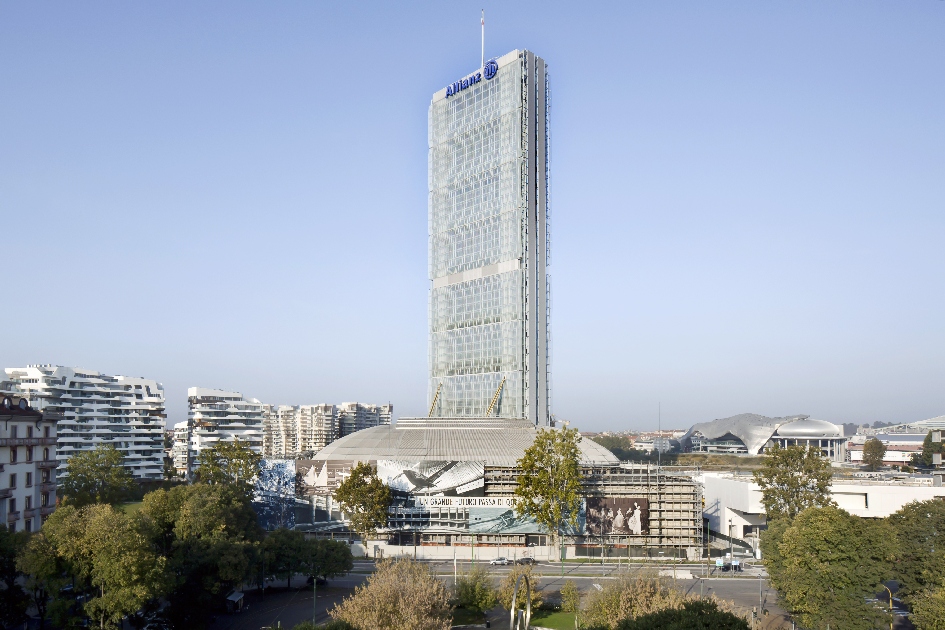 Небоскреб Allianz Tower в Милане (2015)