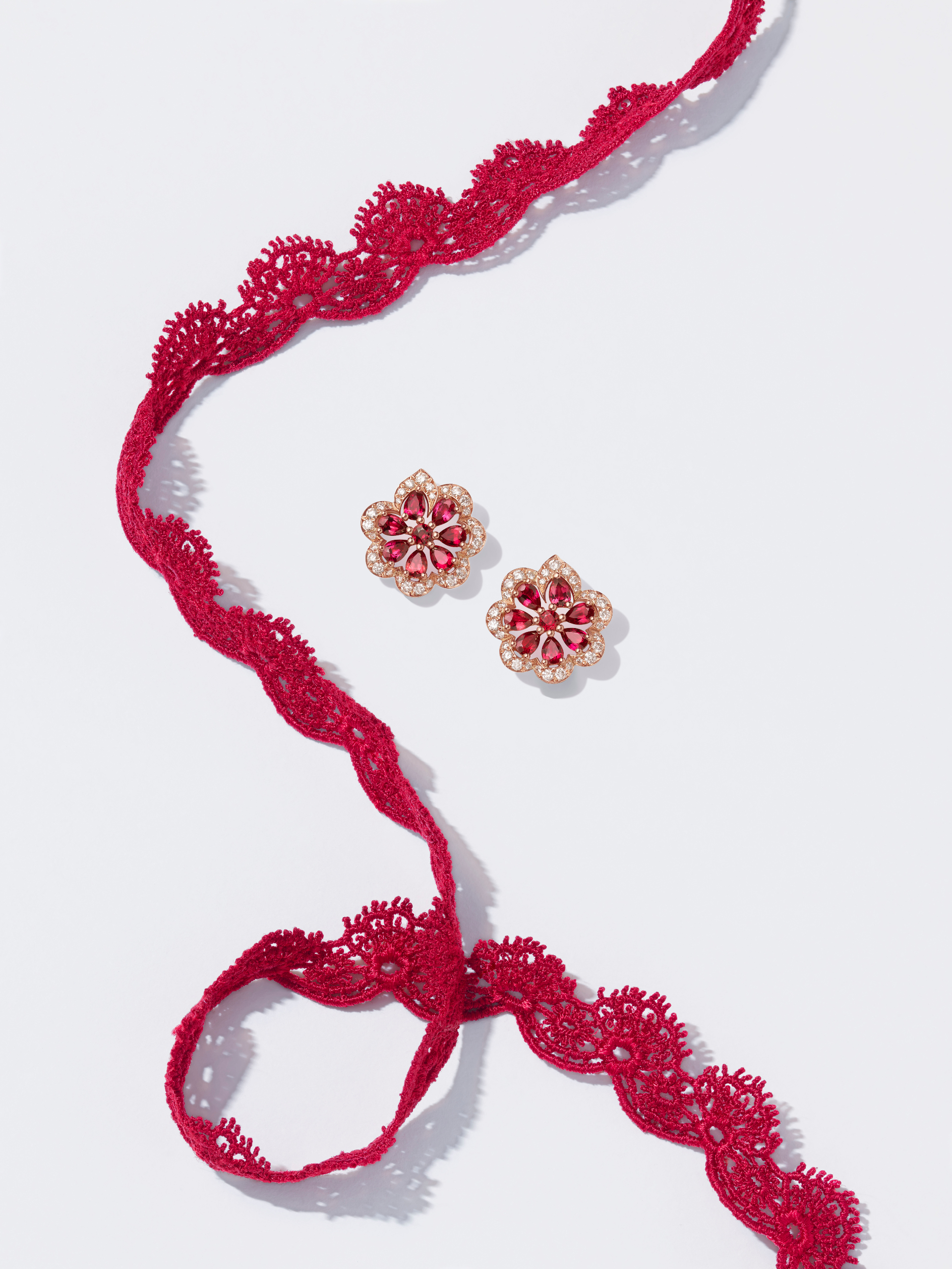 Серьги Precious Lace Rubis, Chopard