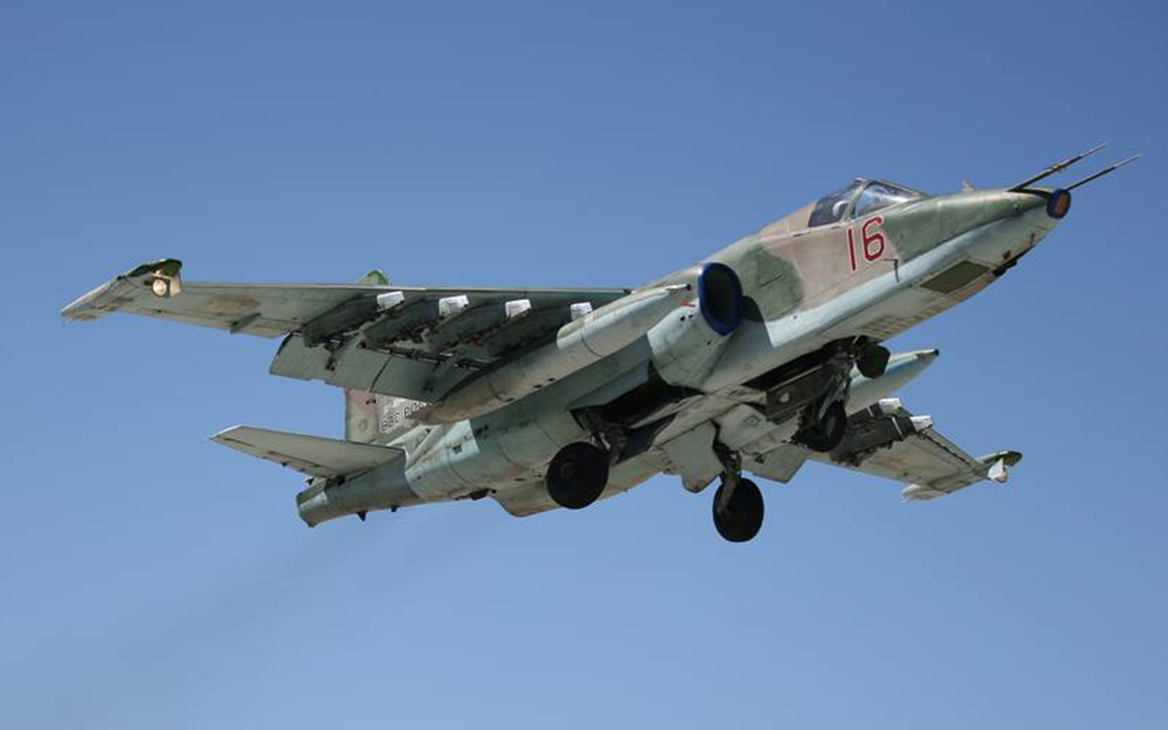 Штурмовик Су-25 ВКС России потерпел аварию из-за ошибки пилотирования