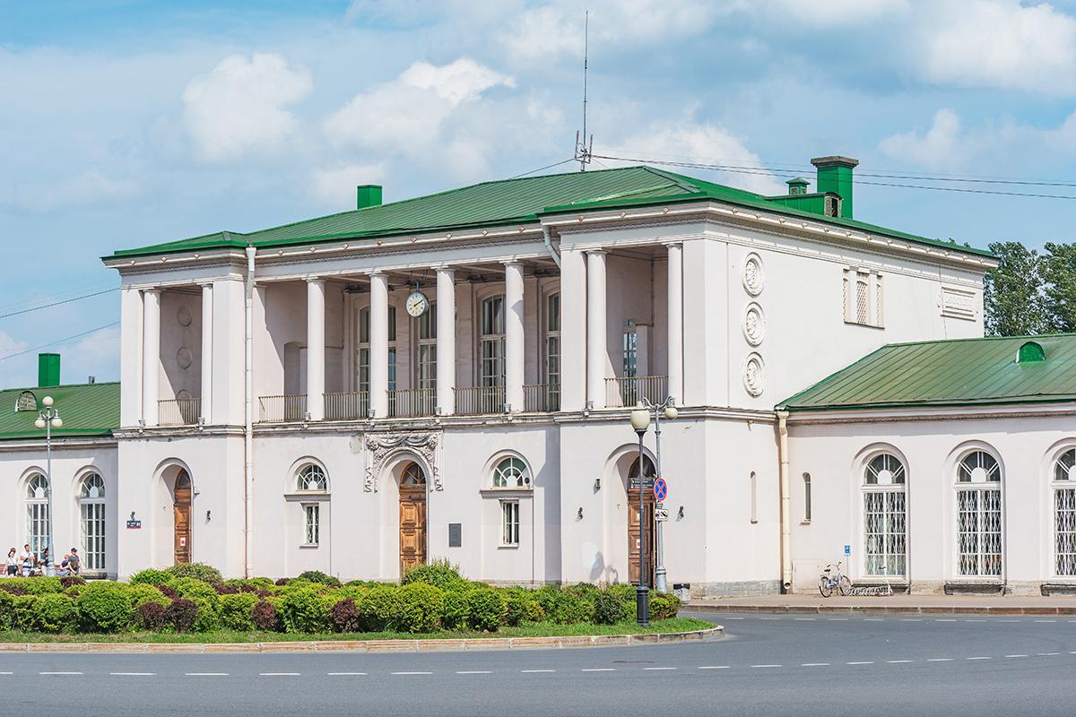 Вокзал в Пушкине (станция &laquo;Царское село&raquo;)