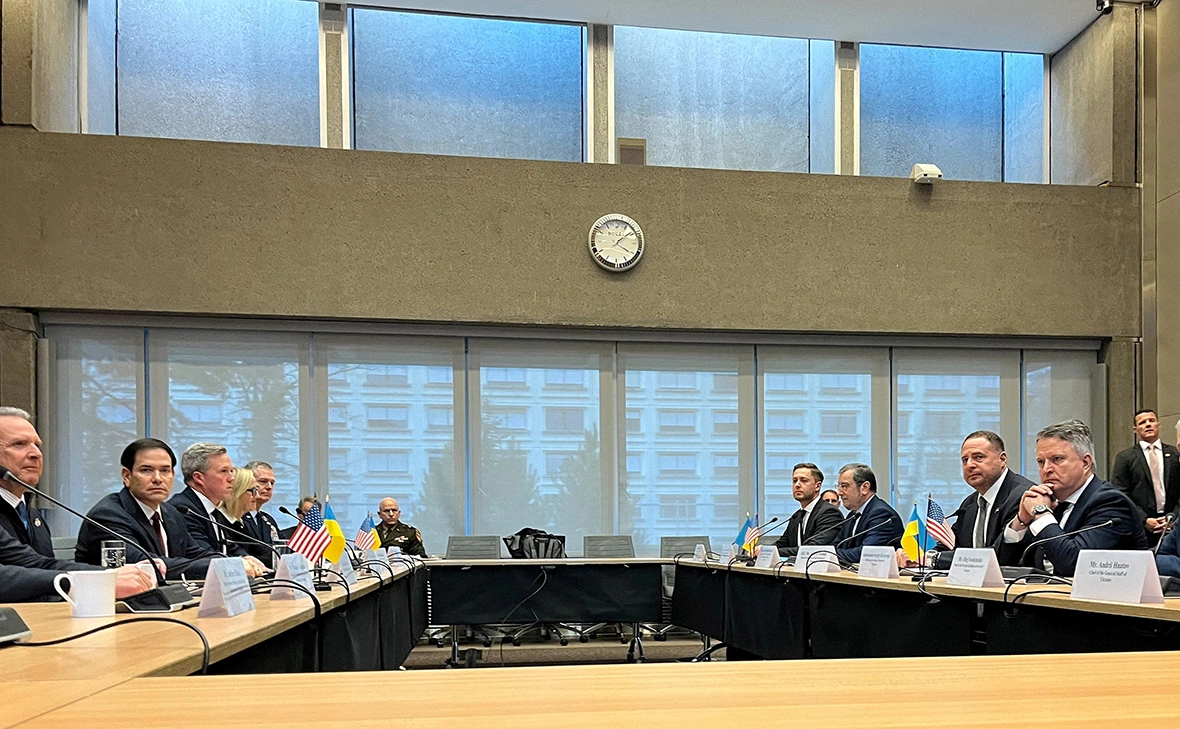 Emma Farge / Reuters