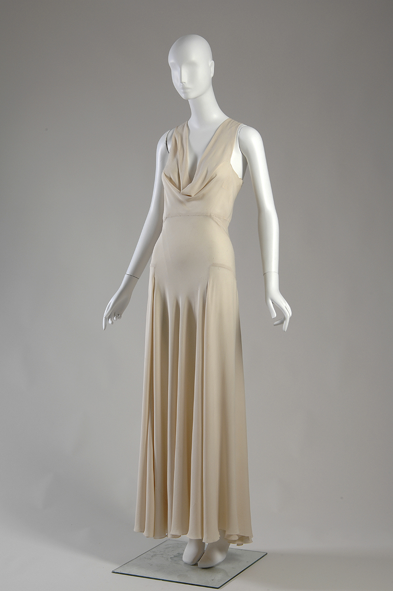 Платье из шелкового крепа, созданное Мадлен Вионне в 1932 году