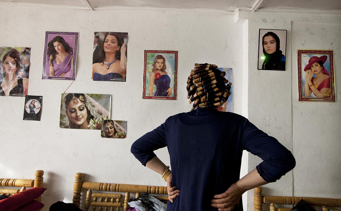 Талибы опровергли данные о планах закрыть салоны красоты в Афганистане