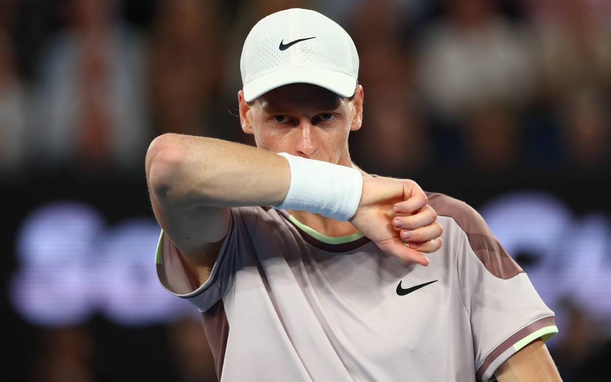 Синнер выиграл у Медведева третий сет в финале Australian Open