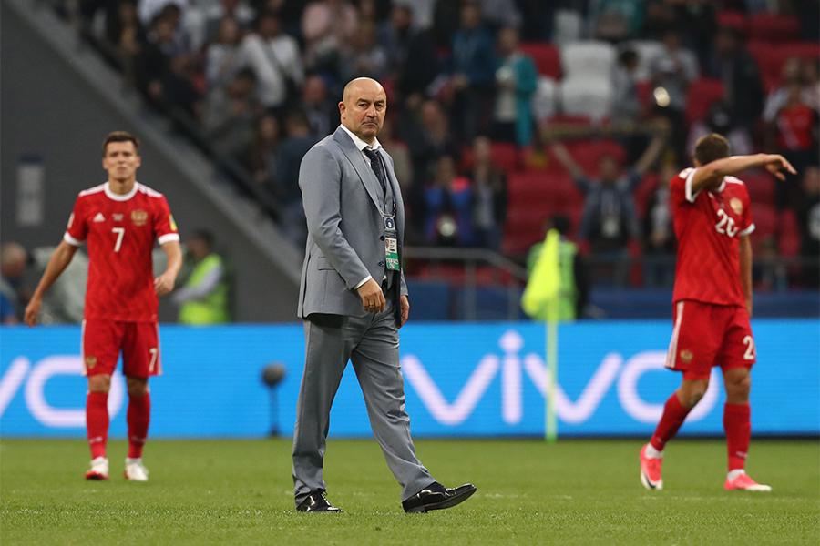 Станислав Черчесов (в центре), 2017 год