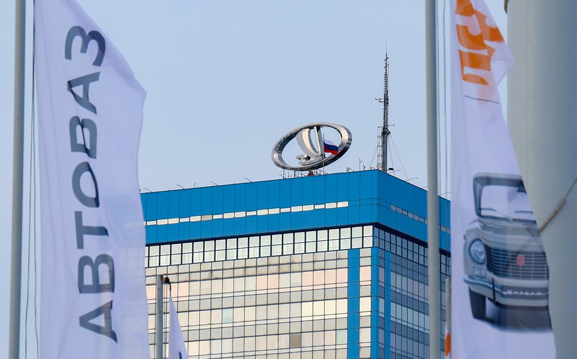 АвтоВАЗ пообещал показать еще одну новинку на ПМЭФ