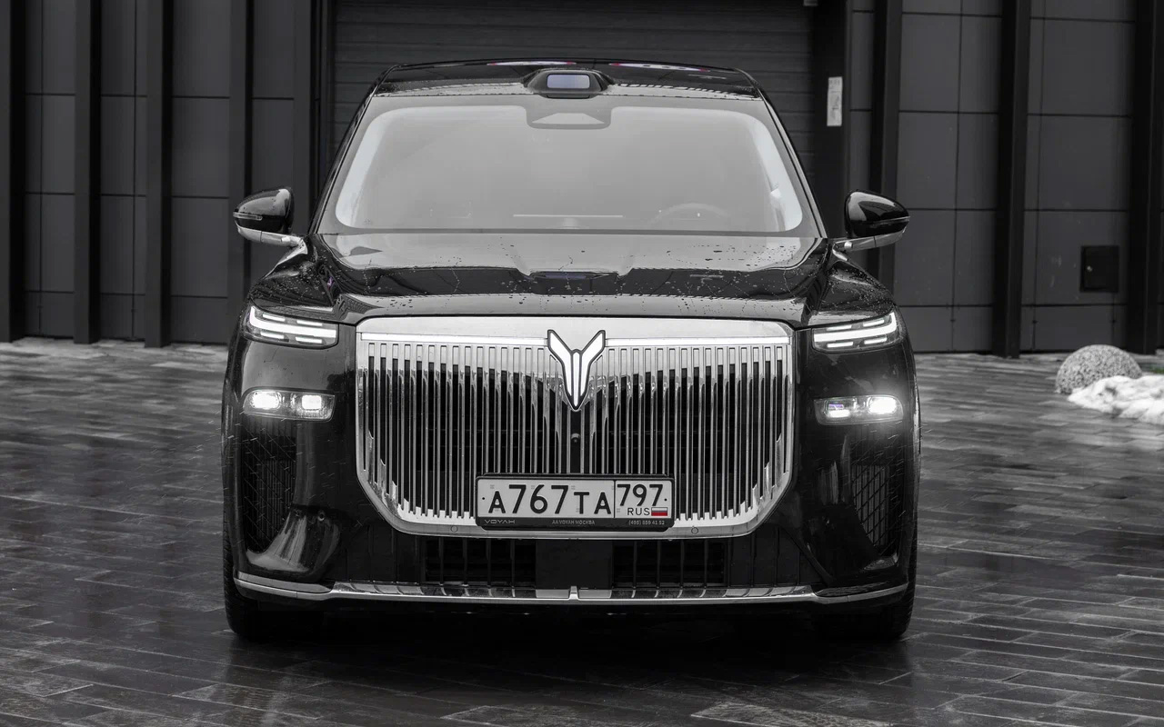 Матричные фары&nbsp;Voyah Taishan умеют заглядывать за поворот. Ехать в ночи безопасно и приятно