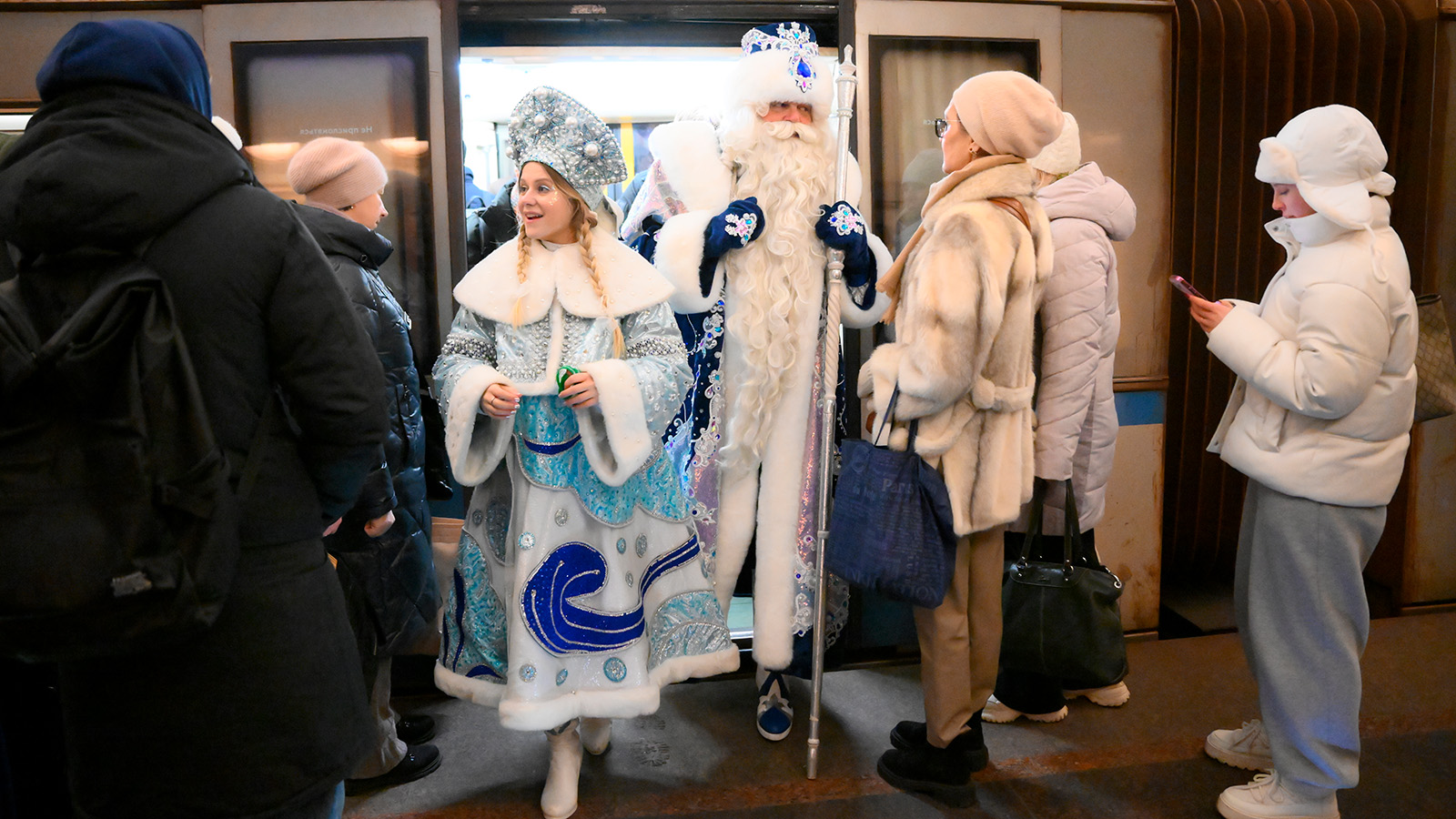 Как будет работать общественный транспорт в новогодние праздники в Москве