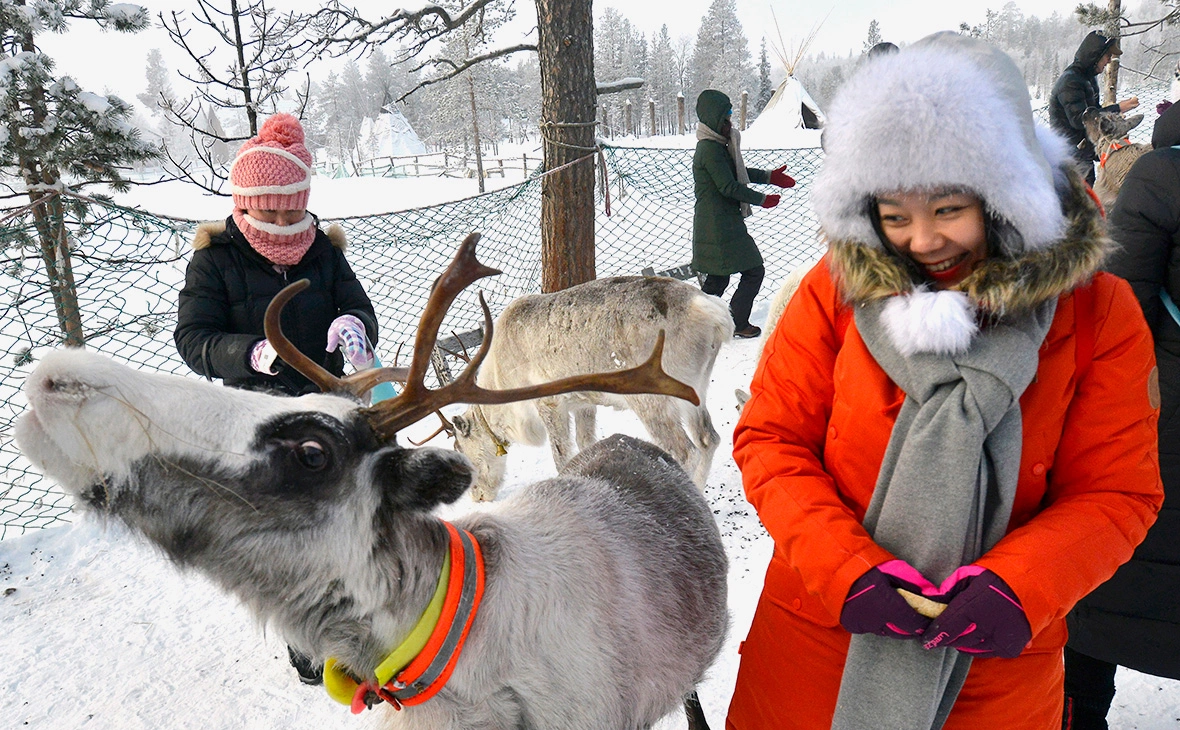  Туристы из Азии в российском Заполярье