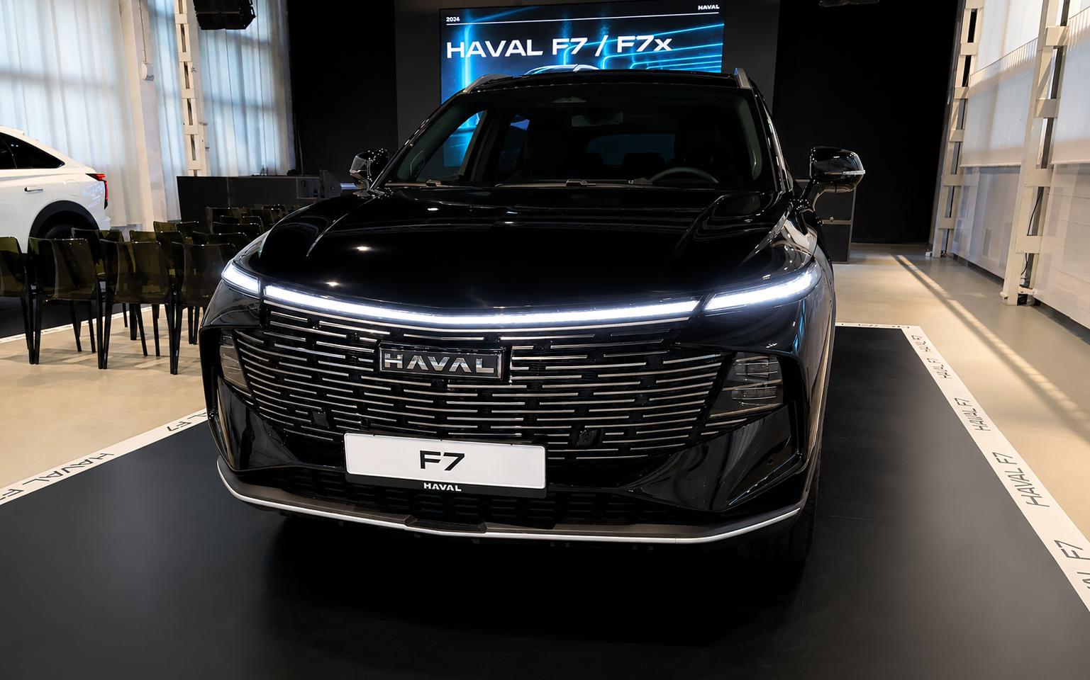 Знакомство с новыми Haval F7 и F7x. Они мощнее и с умной электроникой