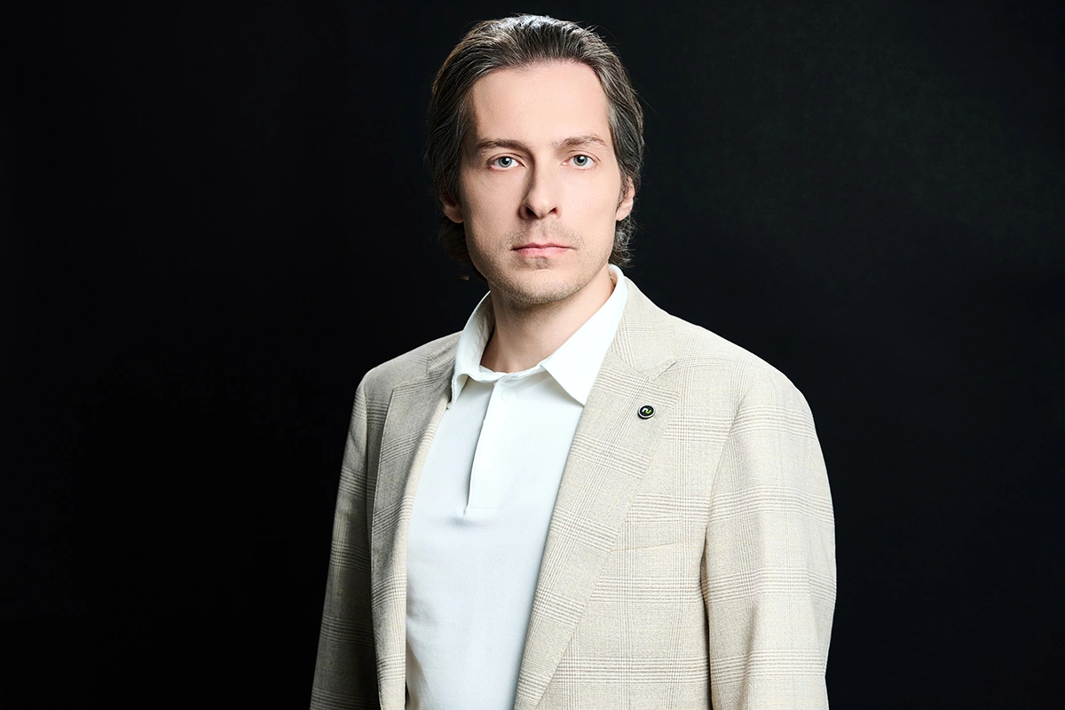 Евгений Мартынов