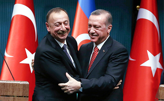 Президент Азербайджана Ильхам Алиев​ и&nbsp;президент Турции Реджеп Тайип Эрдоган (слева направо)
