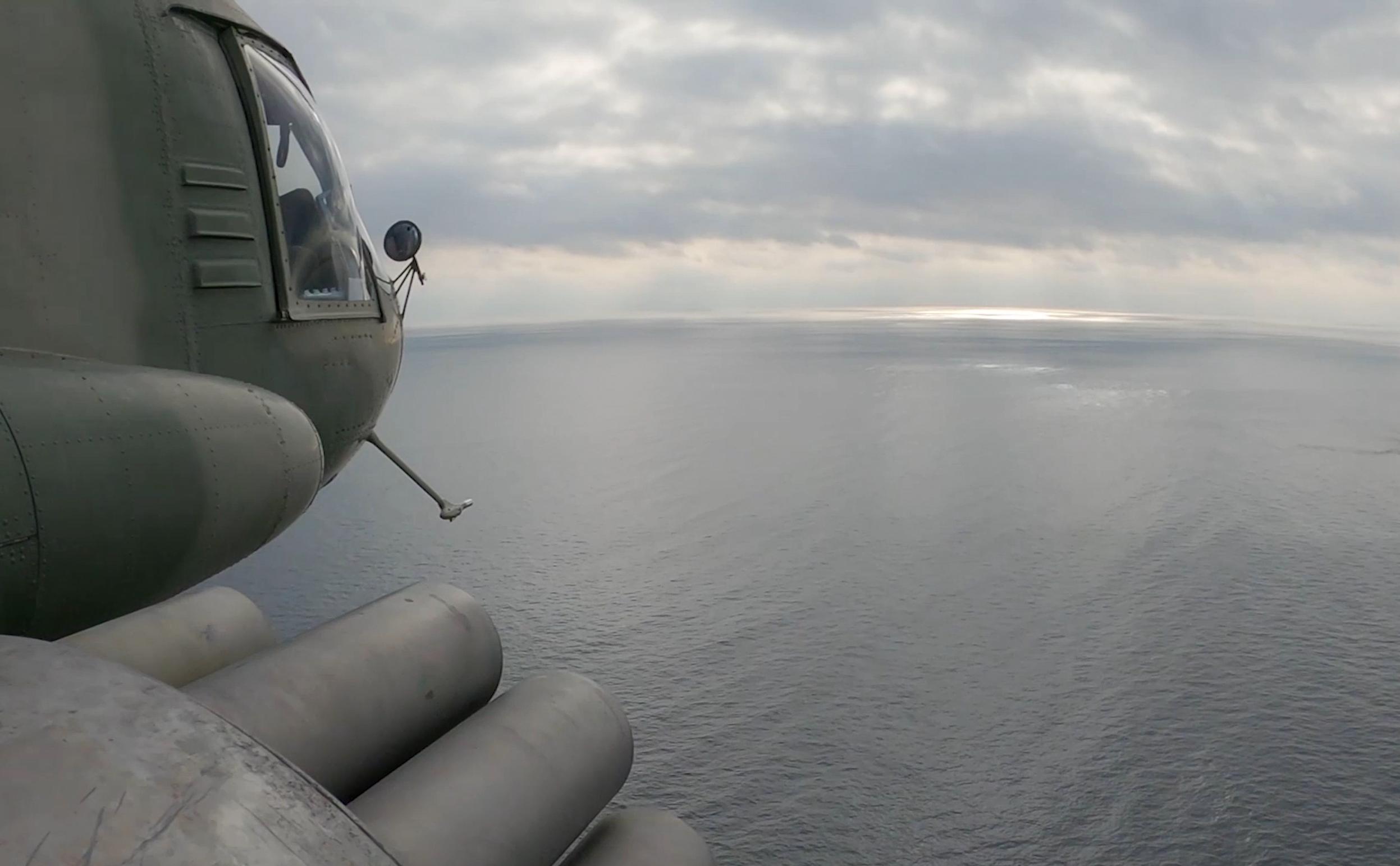 Патрулирование Черного моря вертолетом в районе Крыма