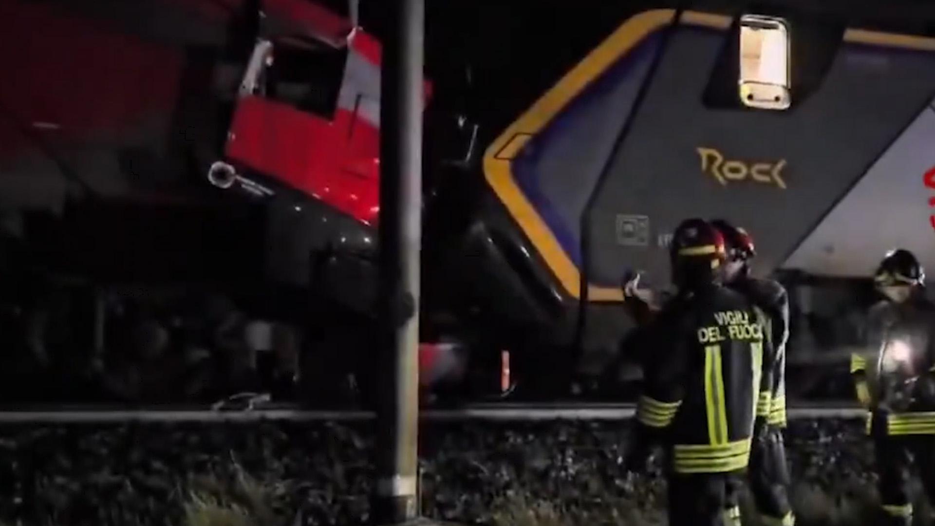 Не менее 17 человек пострадали при столкновении поездов в Италии