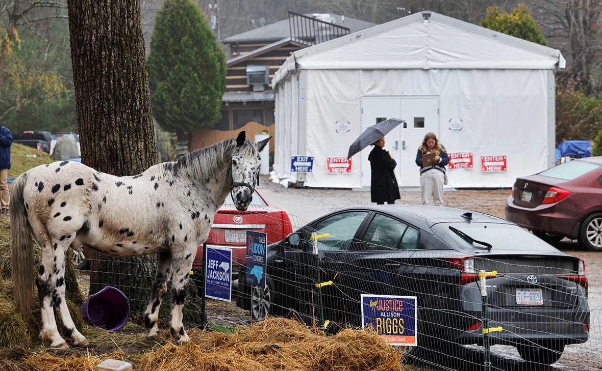 Jonathan Drake / Reuters