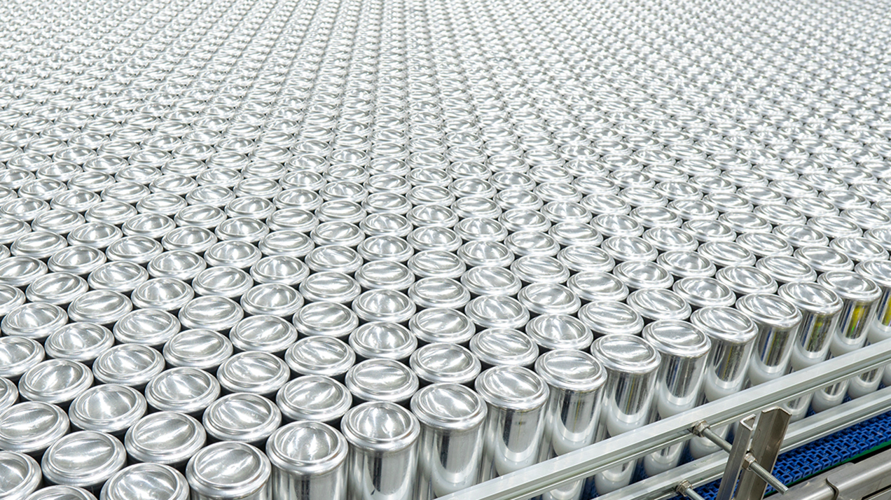 В Индии снова кризис с пивом. Теперь все дело в алюминиевых банках