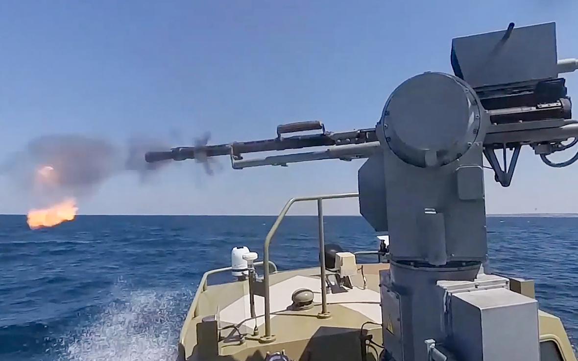 Минобороны заявило об уничтожении четырех морских дронов в Черном море