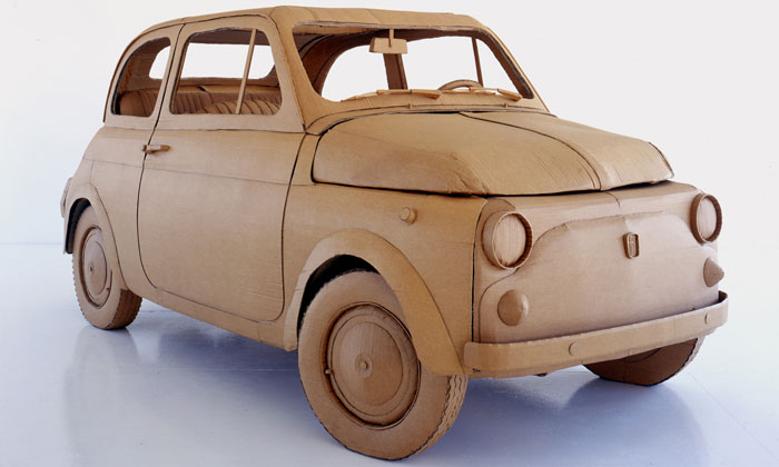 Итальянский дизайнер создает автомобили из картона