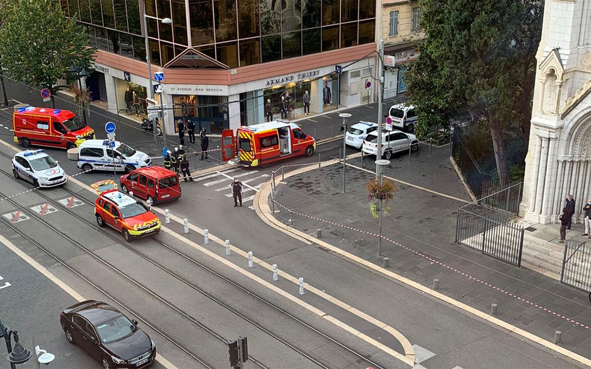 Трое человек были убиты при нападении в соборе Нотр-Дам в Ницце