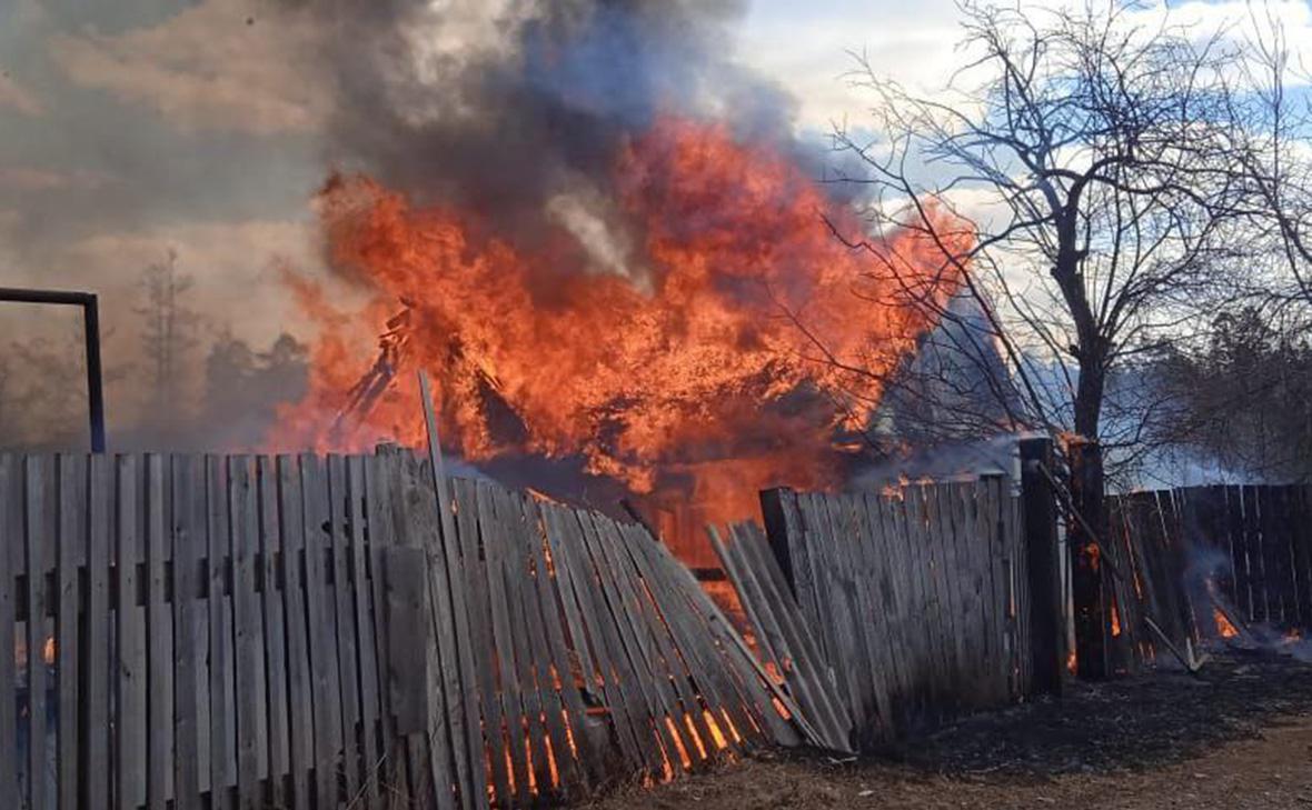 Губернатор сообщил о первом погибшем из-за пожаров в Иркутской области