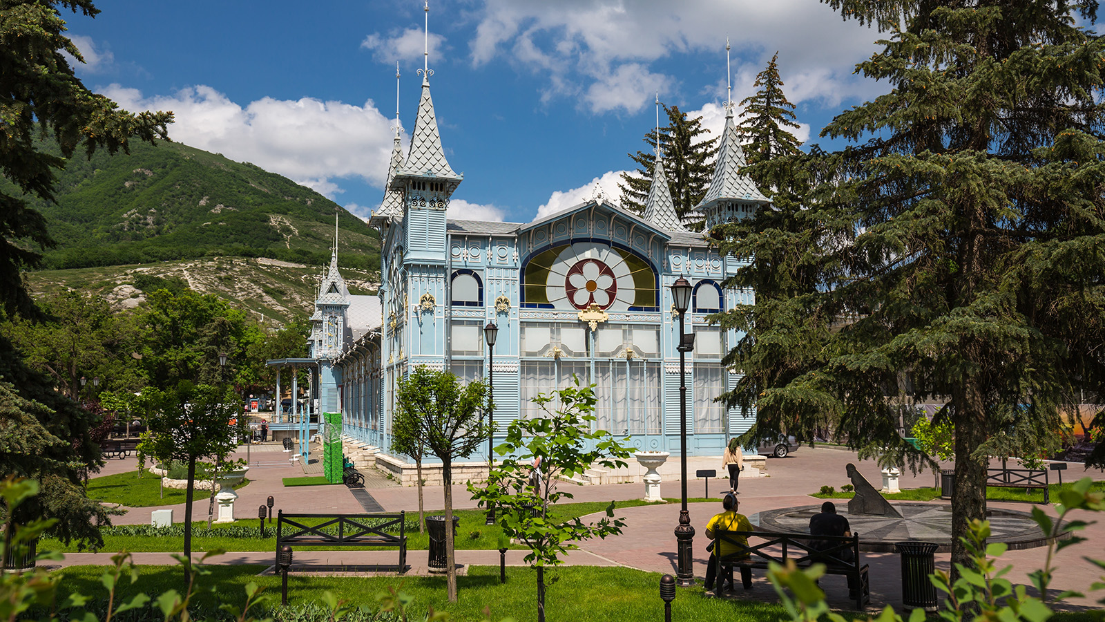 Лермонтовская галерея в Пятигорске