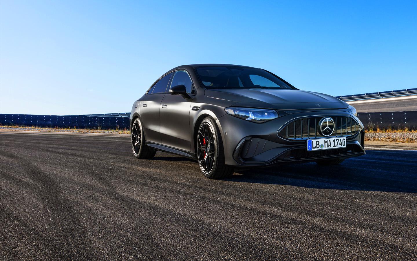 Личный инструктор в базовой версии. Чем удивил новый Mercedes-AMG CLA 45
