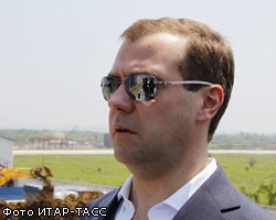 Д.Медведев поручил срочно изъять земли у Минобороны